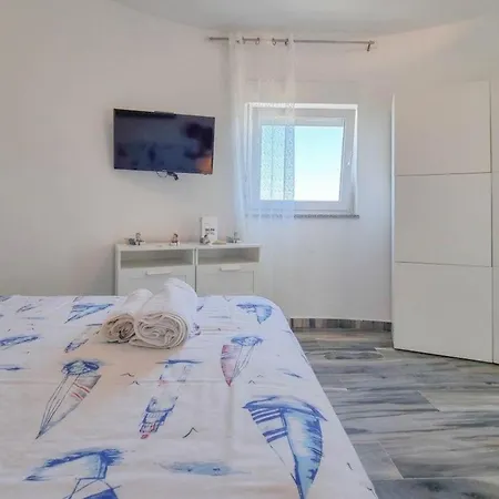 Apartmán Ferienwohnung Fur 4 Personen Ca 45 Qm In Novigrad, Istrien Istrische Riviera - B44557
