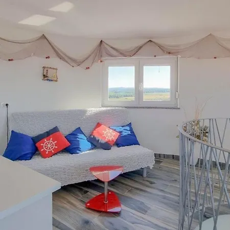 Ferienwohnung Fur 4 Personen Ca 45 Qm In Novigrad, Istrien Istrische Riviera - B44557 * Dajla