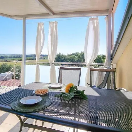 Ferienwohnung Fur 4 Personen Ca 45 Qm In Novigrad, Istrien Istrische Riviera - B44557 Apartmán